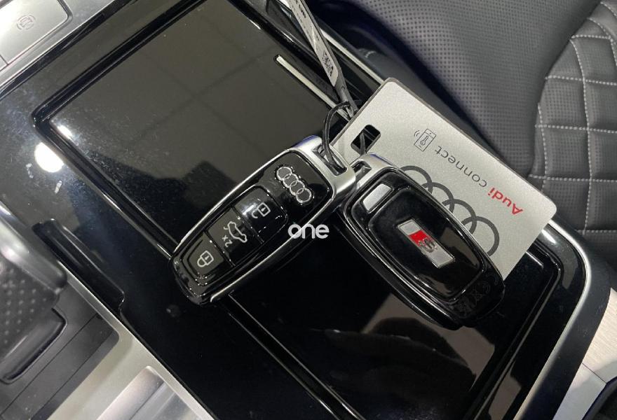 AUDI Q8 2024