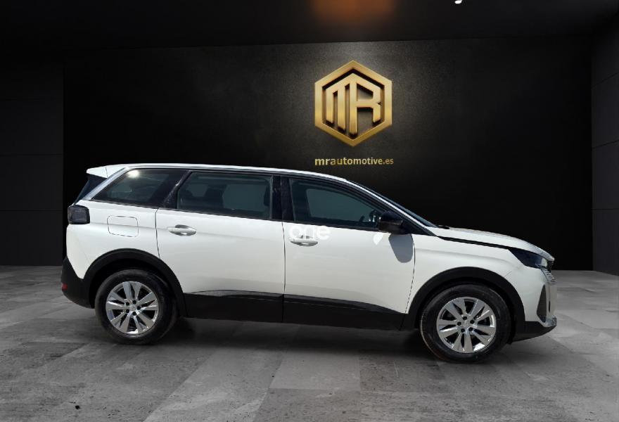PEUGEOT 5008 2022