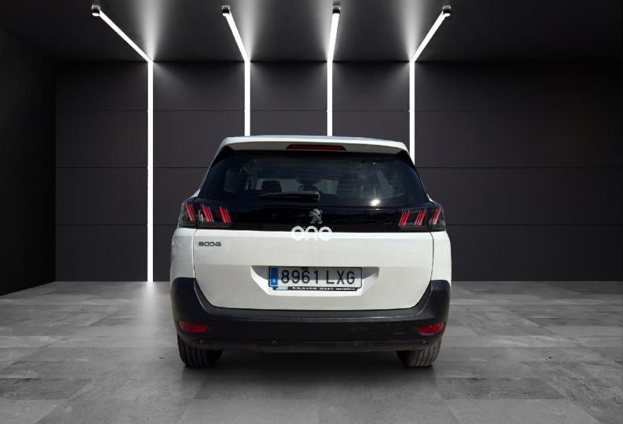 PEUGEOT 5008 2022