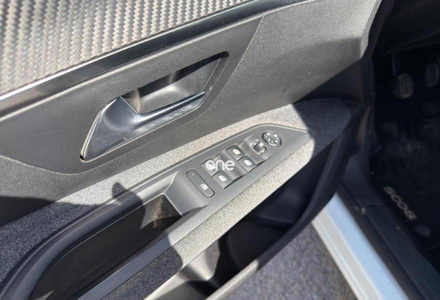 PEUGEOT 5008 2022