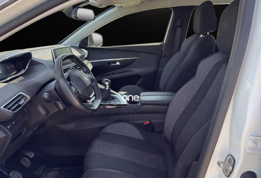 PEUGEOT 5008 2022