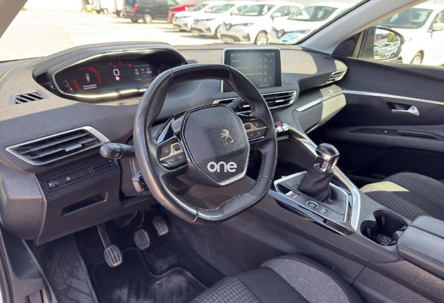 PEUGEOT 5008 2022