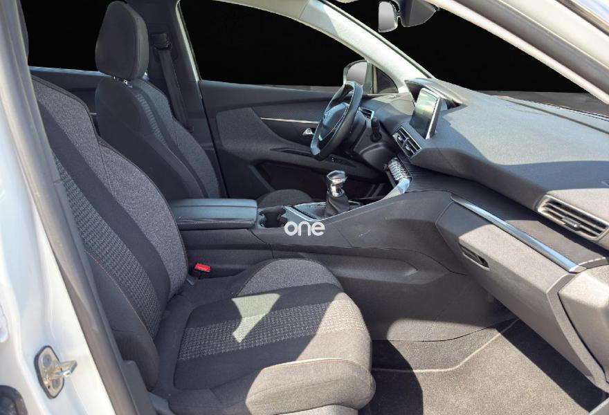 PEUGEOT 5008 2022
