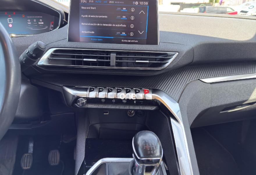 PEUGEOT 5008 2022