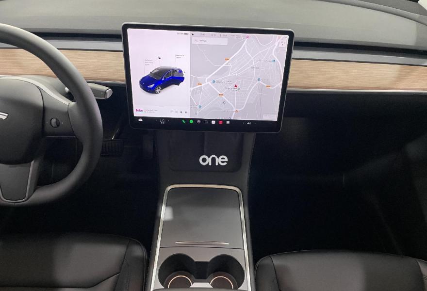 TESLA Model Y 2024