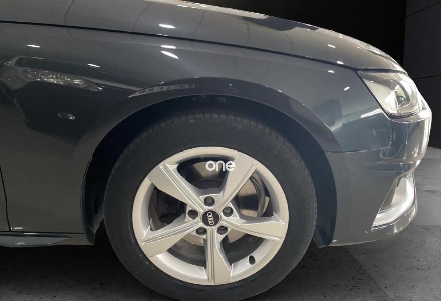 AUDI A4 2022
