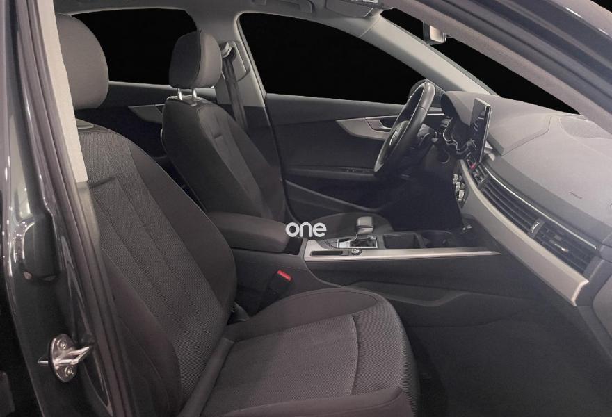 AUDI A4 2022