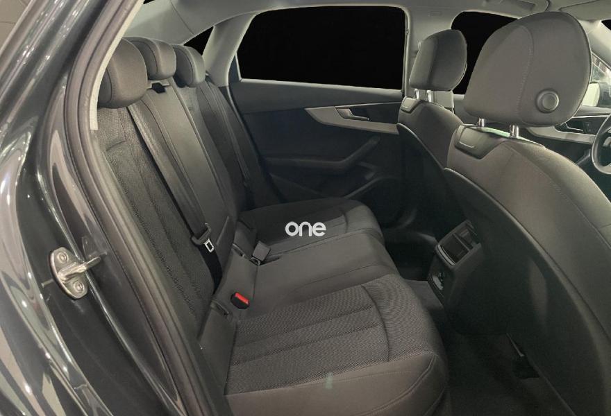 AUDI A4 2022