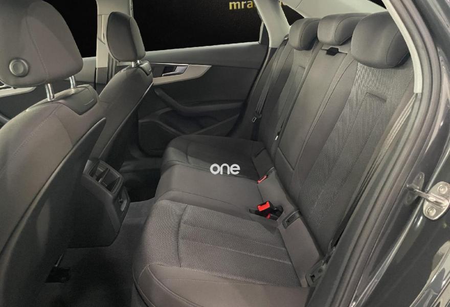 AUDI A4 2022