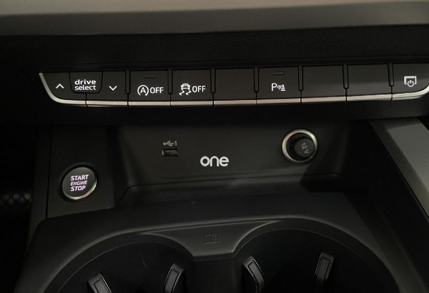 AUDI A4 2022