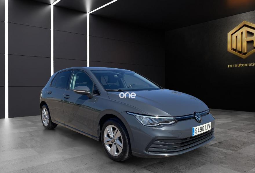 VOLKSWAGEN Golf 2021