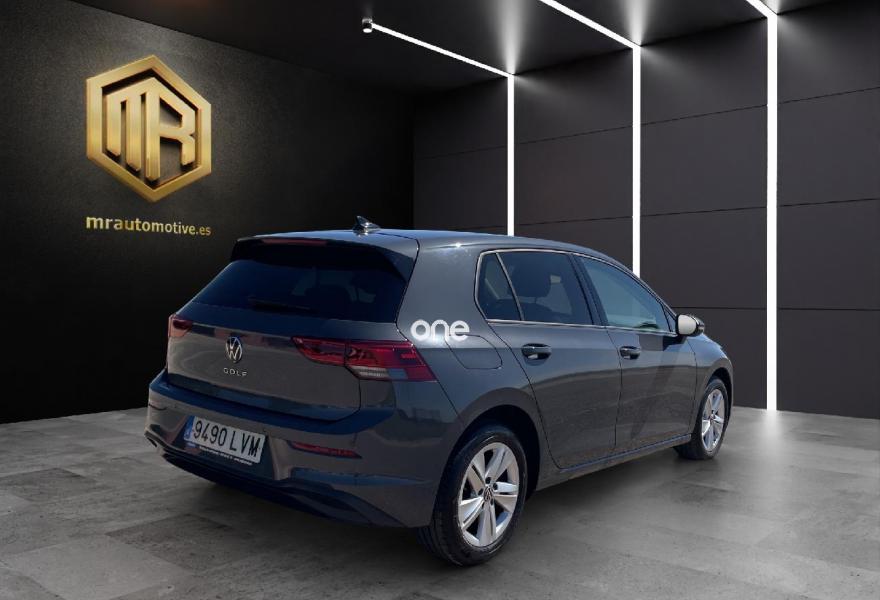 VOLKSWAGEN Golf 2021
