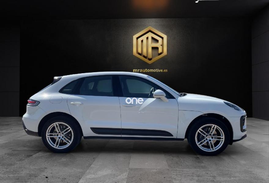 PORSCHE Macan 2022