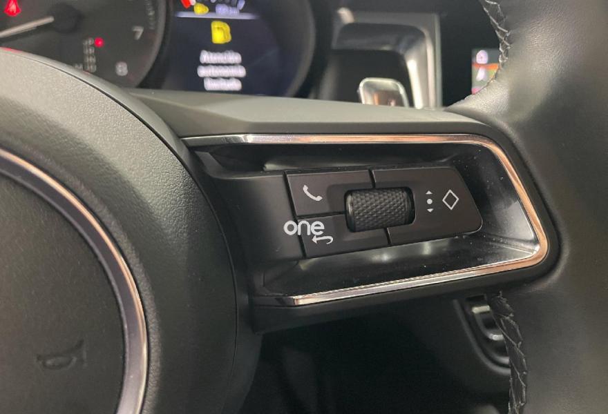 PORSCHE Macan 2022