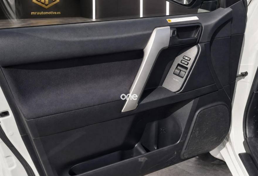 TOYOTA Land Cruiser 2021