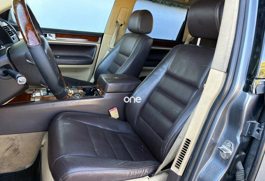 VOLKSWAGEN Touareg 2005
