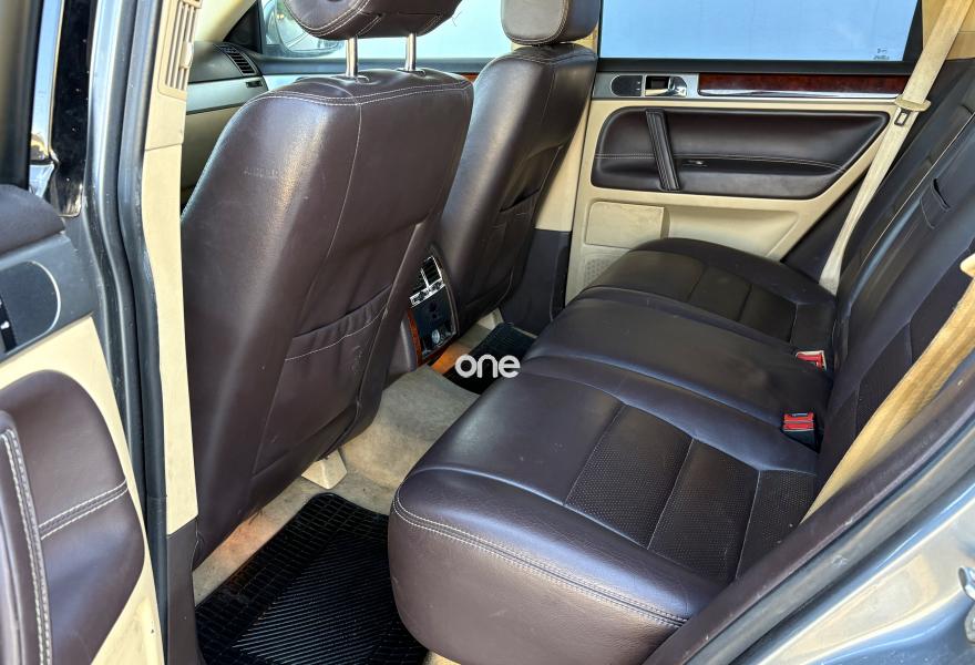 VOLKSWAGEN Touareg 2005