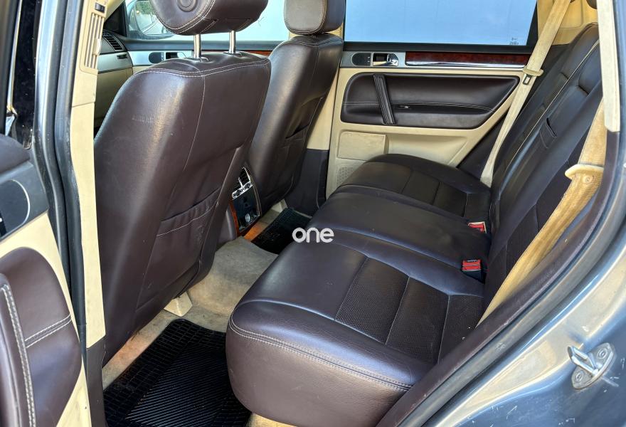 VOLKSWAGEN Touareg 2005
