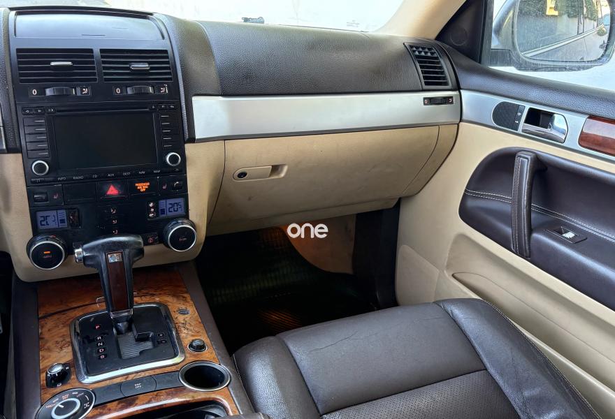 VOLKSWAGEN Touareg 2005