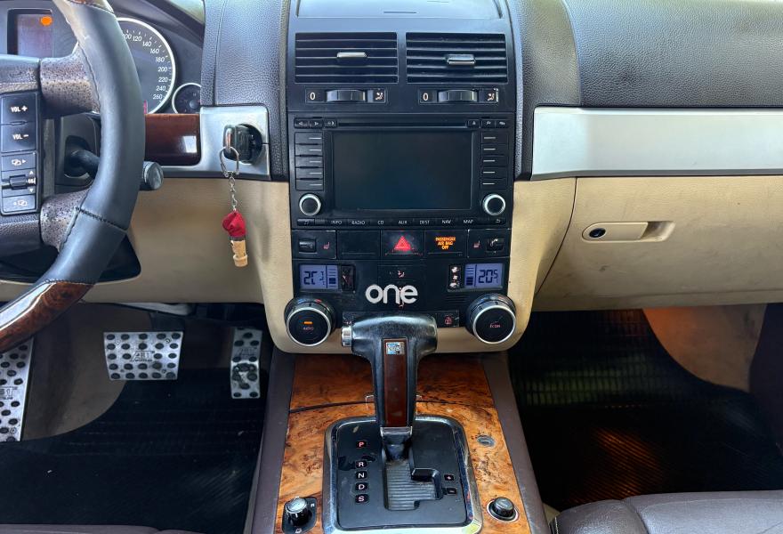 VOLKSWAGEN Touareg 2005