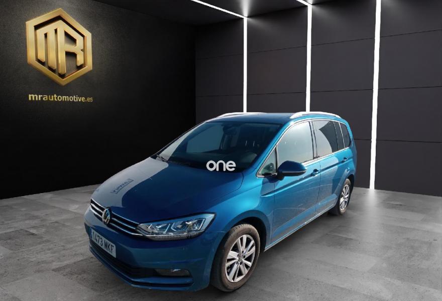 VOLKSWAGEN Touran 2023