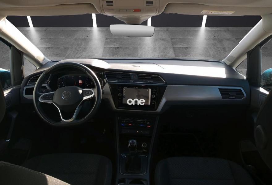 VOLKSWAGEN Touran 2023