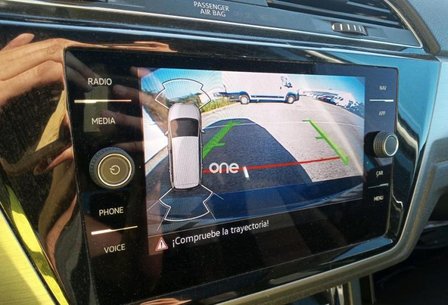VOLKSWAGEN Touran 2023