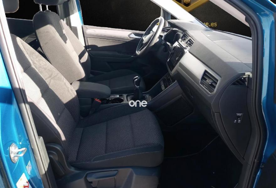VOLKSWAGEN Touran 2023
