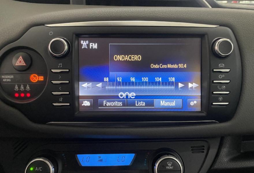 TOYOTA Yaris 2019