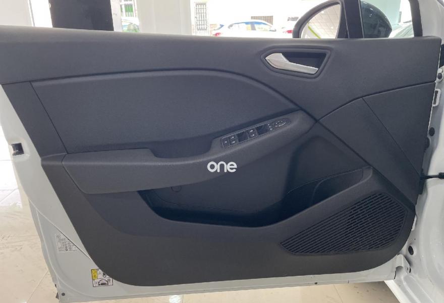 RENAULT Clio 2024
