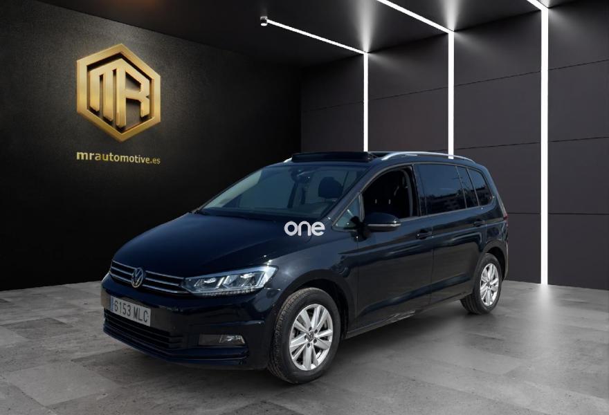 VOLKSWAGEN Touran 2023