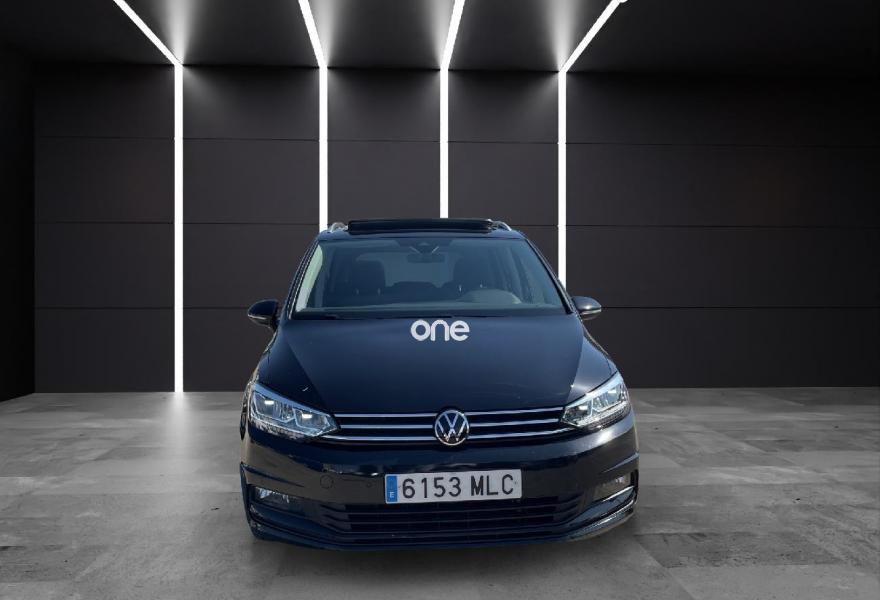 VOLKSWAGEN Touran 2023