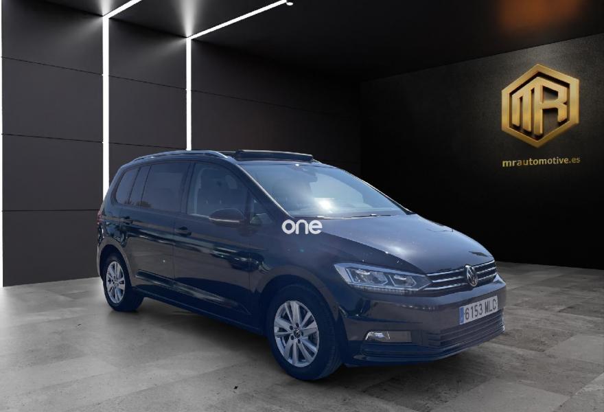 VOLKSWAGEN Touran 2023