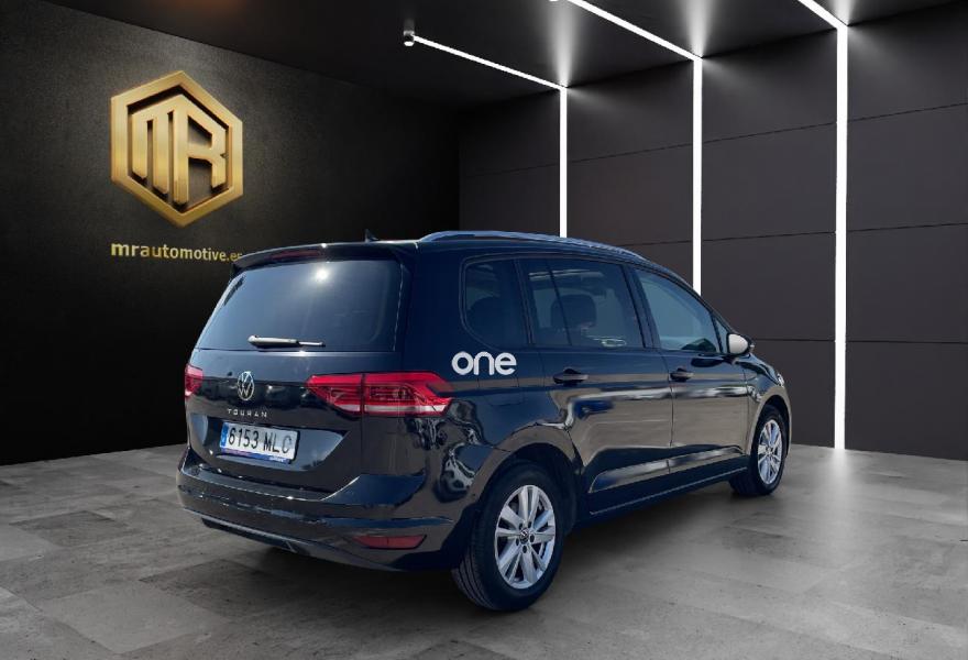 VOLKSWAGEN Touran 2023