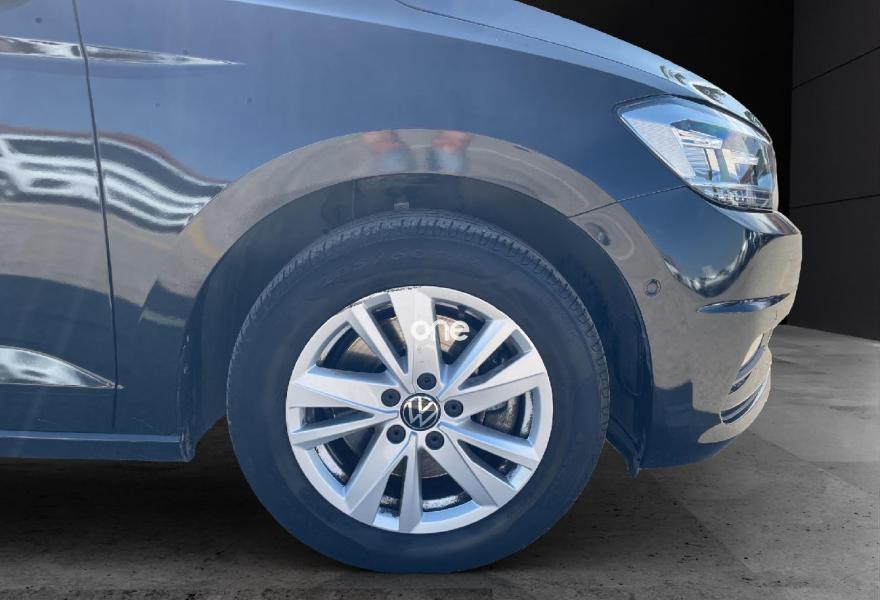VOLKSWAGEN Touran 2023