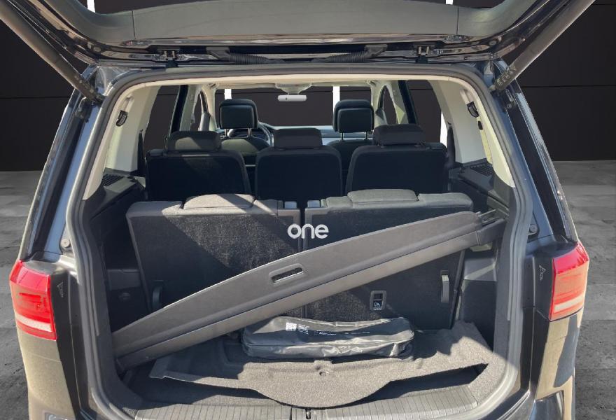 VOLKSWAGEN Touran 2023