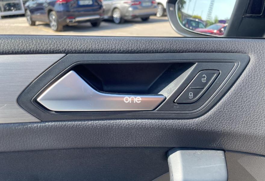 VOLKSWAGEN Touran 2023
