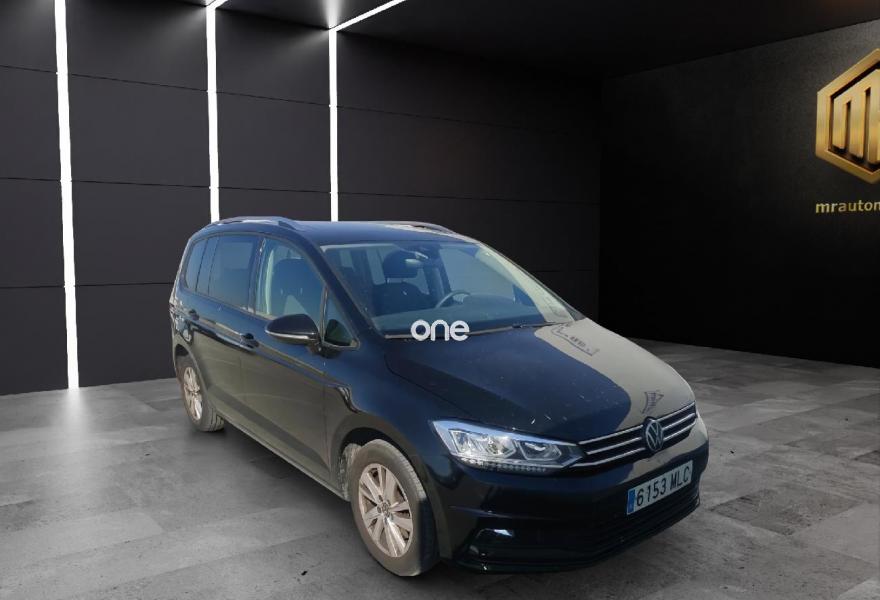 VOLKSWAGEN Touran 2023