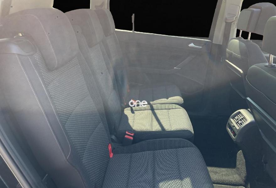 VOLKSWAGEN Touran 2023