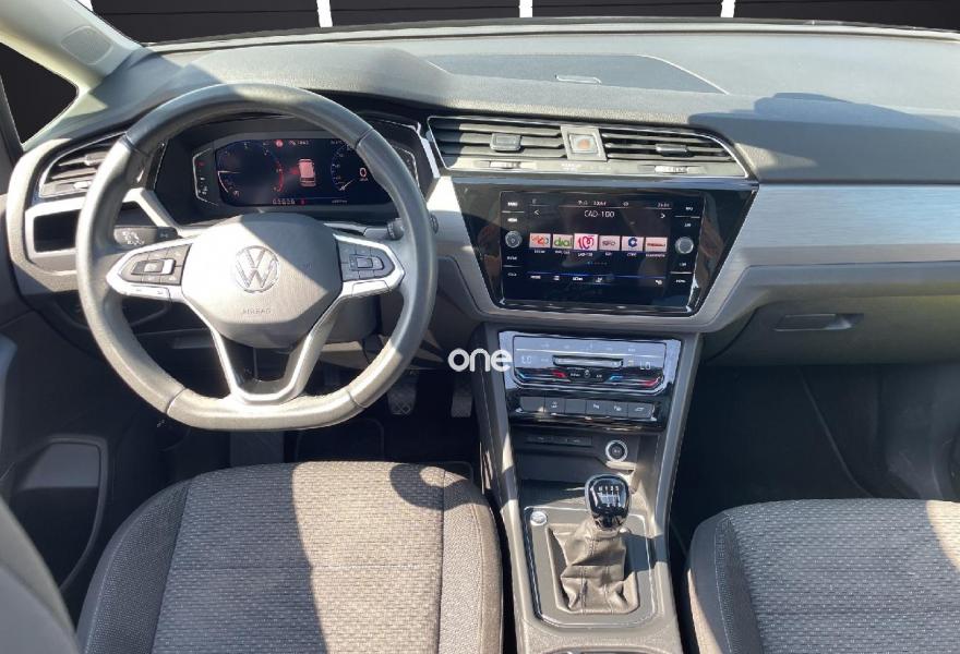 VOLKSWAGEN Touran 2023