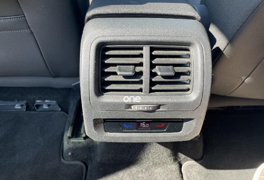 VOLKSWAGEN Touran 2023