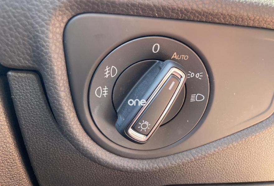 VOLKSWAGEN Touran 2023