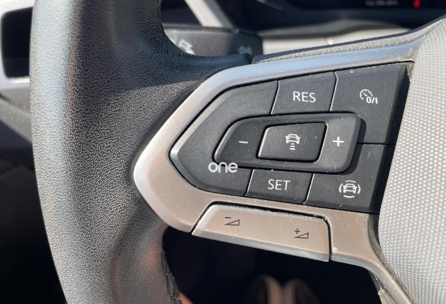 VOLKSWAGEN Touran 2023