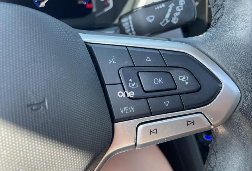 VOLKSWAGEN Touran 2023