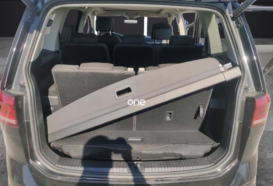 VOLKSWAGEN Touran 2023