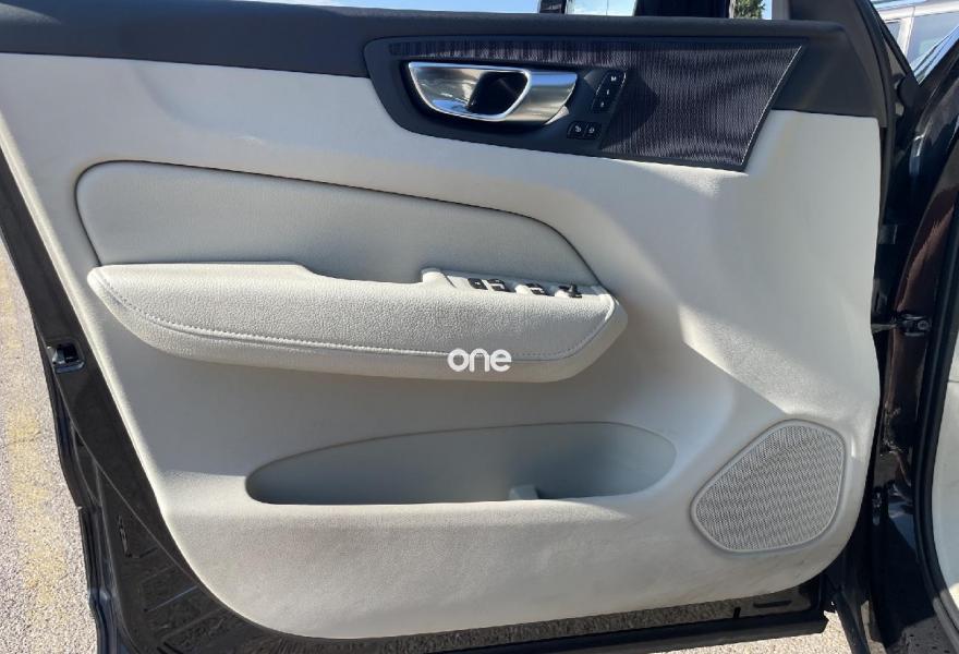 VOLVO XC60 2021