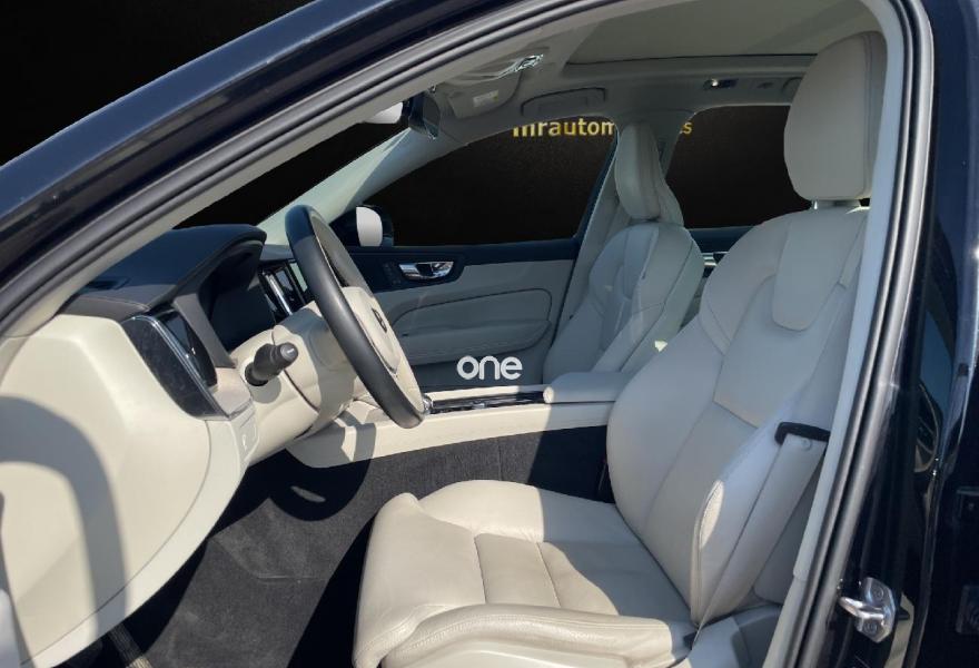 VOLVO XC60 2021
