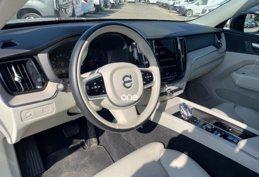 VOLVO XC60 2021