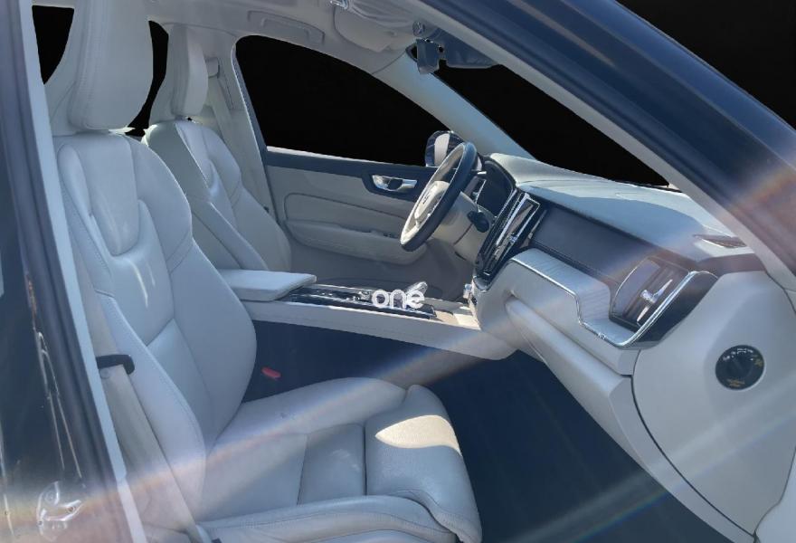 VOLVO XC60 2021