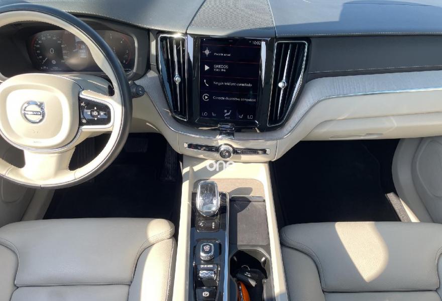 VOLVO XC60 2021